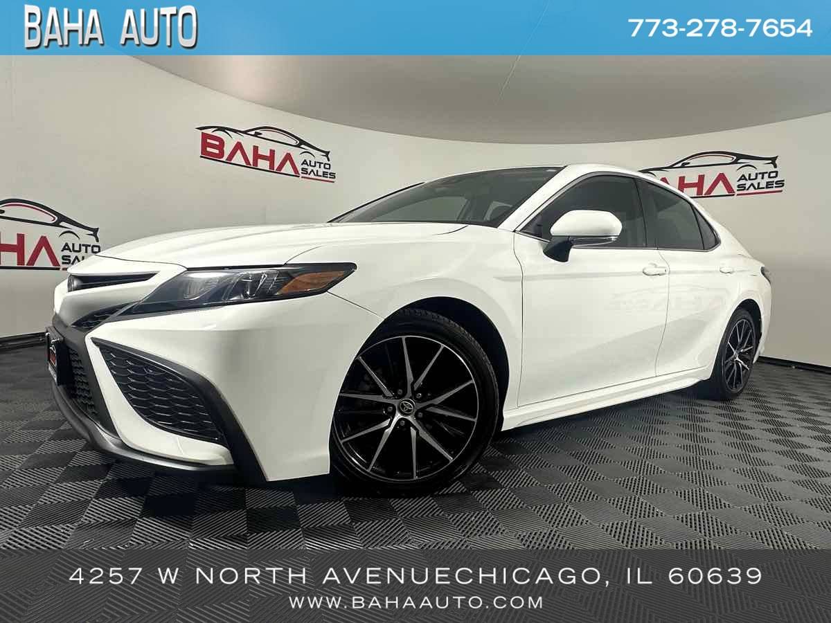 2022 Toyota Camry SE — Sedan — 100,635 mi — Chicago, IL