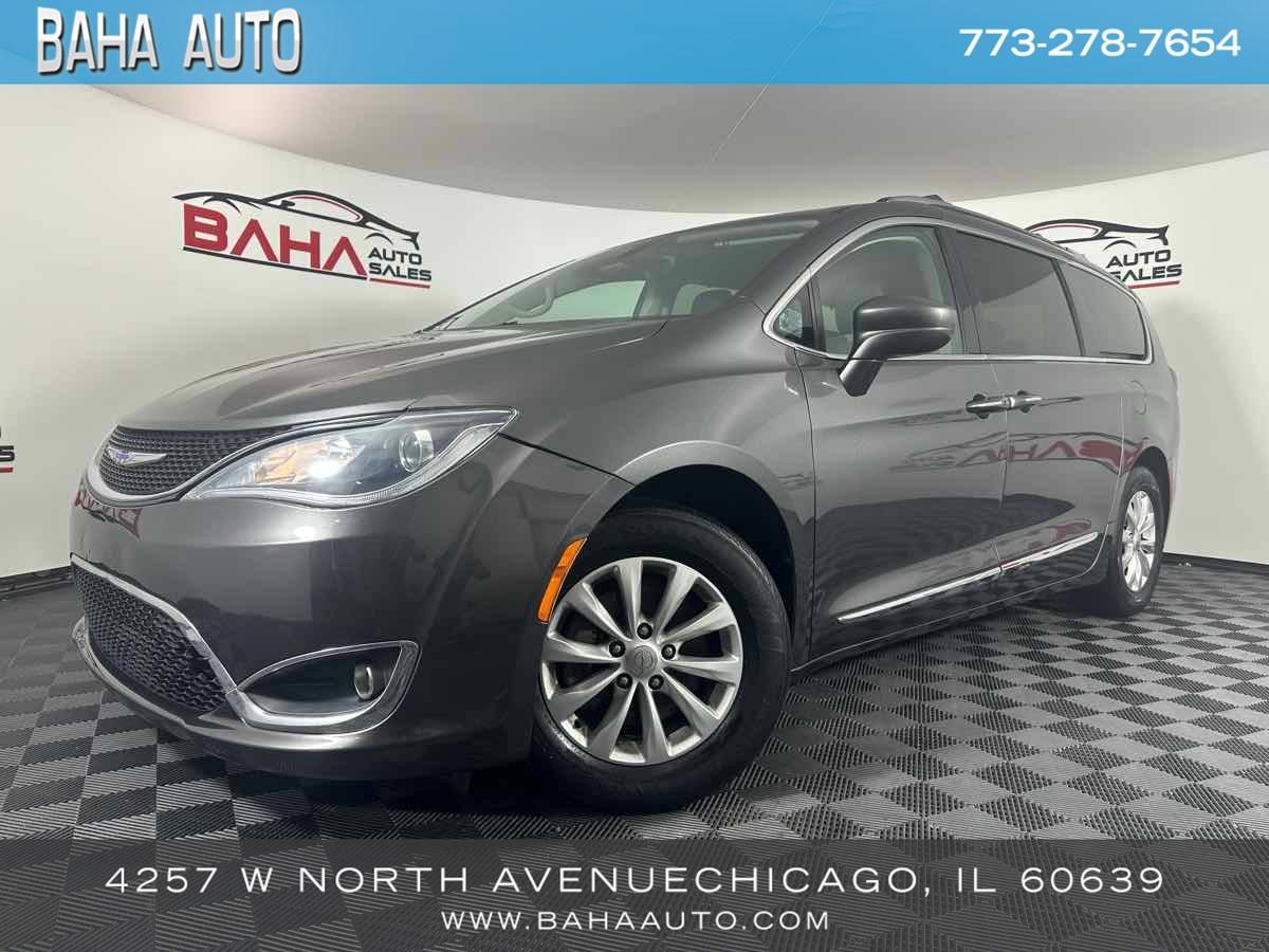 2019 Chrysler Pacifica Touring L — Minivan — 67,250 mi — Chicago, IL