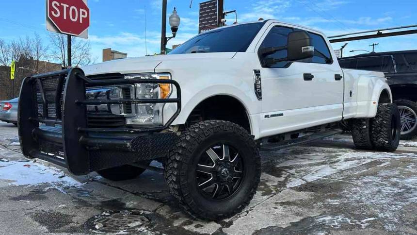 2017 Ford Super Duty F-350 XL — Pickup Truck — 188,567 mi — Chicago, IL