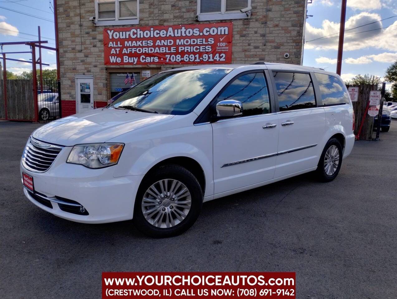 2014 Chrysler Town & Country Limited — Minivan — 173,509 mi — Crestwood, IL
