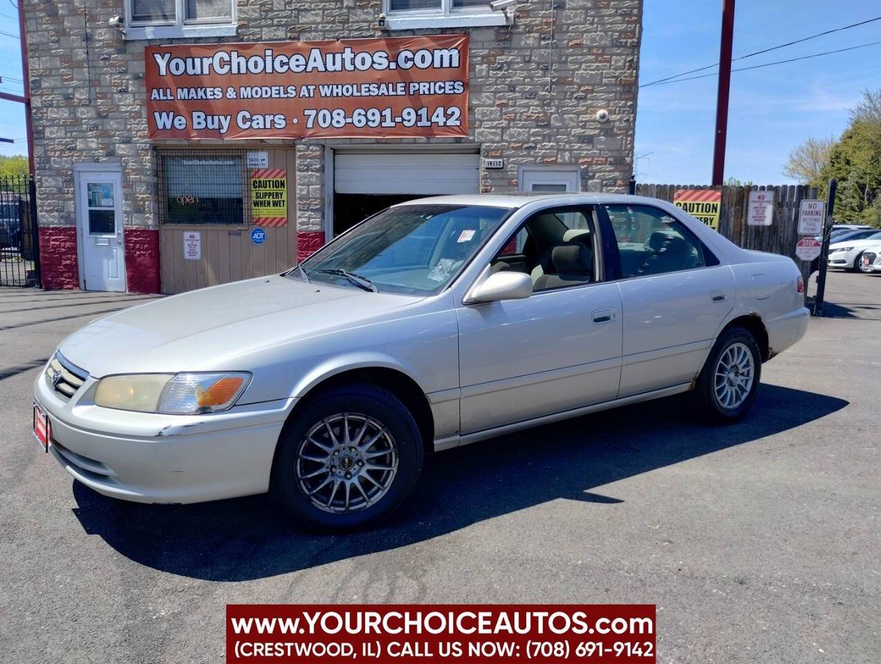 2001 Toyota Camry LE — Sedan — 105,883 mi — Crestwood, IL