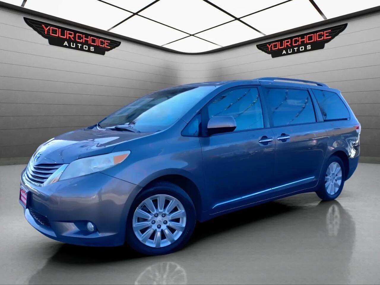 2013 Toyota Sienna XLE — Minivan — 183,796 mi — Crestwood, IL