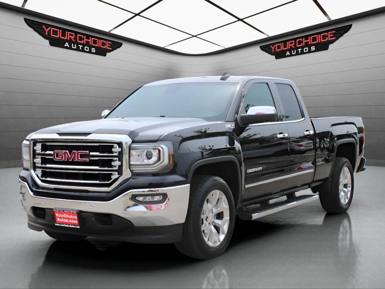 2017 GMC Sierra 1500 SLT — Pickup Truck — 38,754 mi — Waukegan, IL