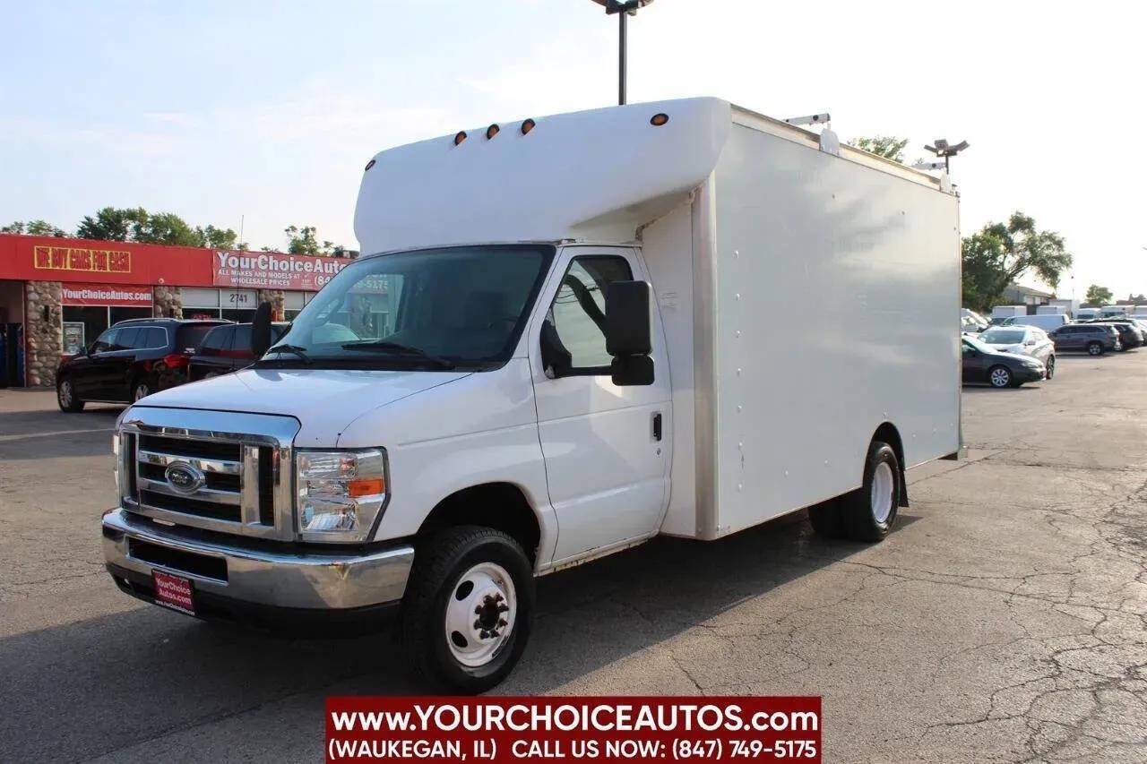 2013 Ford Econoline Commercial Cutaway E-450 — Chassis Cab Truck — 114,224 mi — Waukegan, IL
