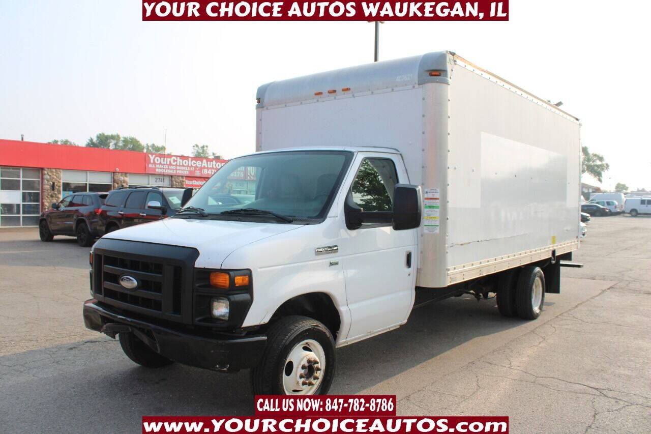 2014 Ford Econoline Commercial Cutaway E-350 — Chassis Cab Truck — 167,381 mi — Waukegan, IL