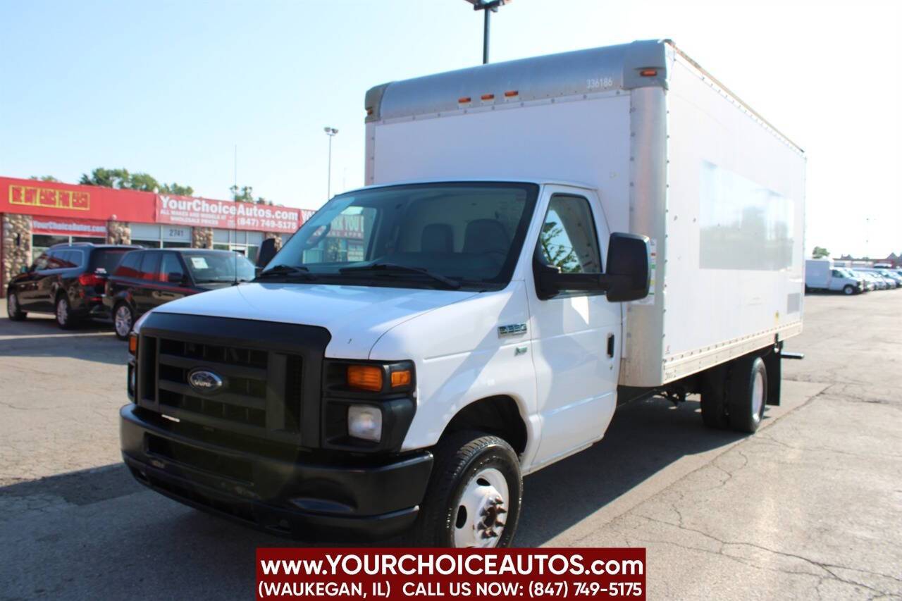 2013 Ford Econoline Commercial Cutaway E-350 — Chassis Cab Truck — 140,499 mi — Waukegan, IL