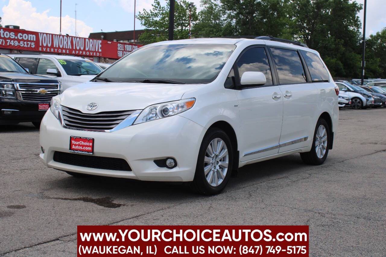 2017 Toyota Sienna XLE Premium — Minivan — 123,875 mi — Waukegan, IL