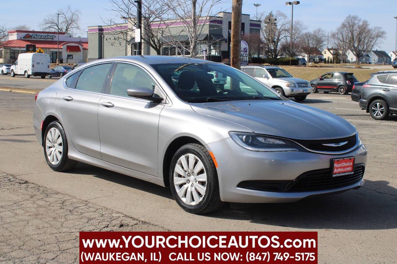2015 Chrysler 200 LX — Sedan — 51,920 mi — Waukegan, IL