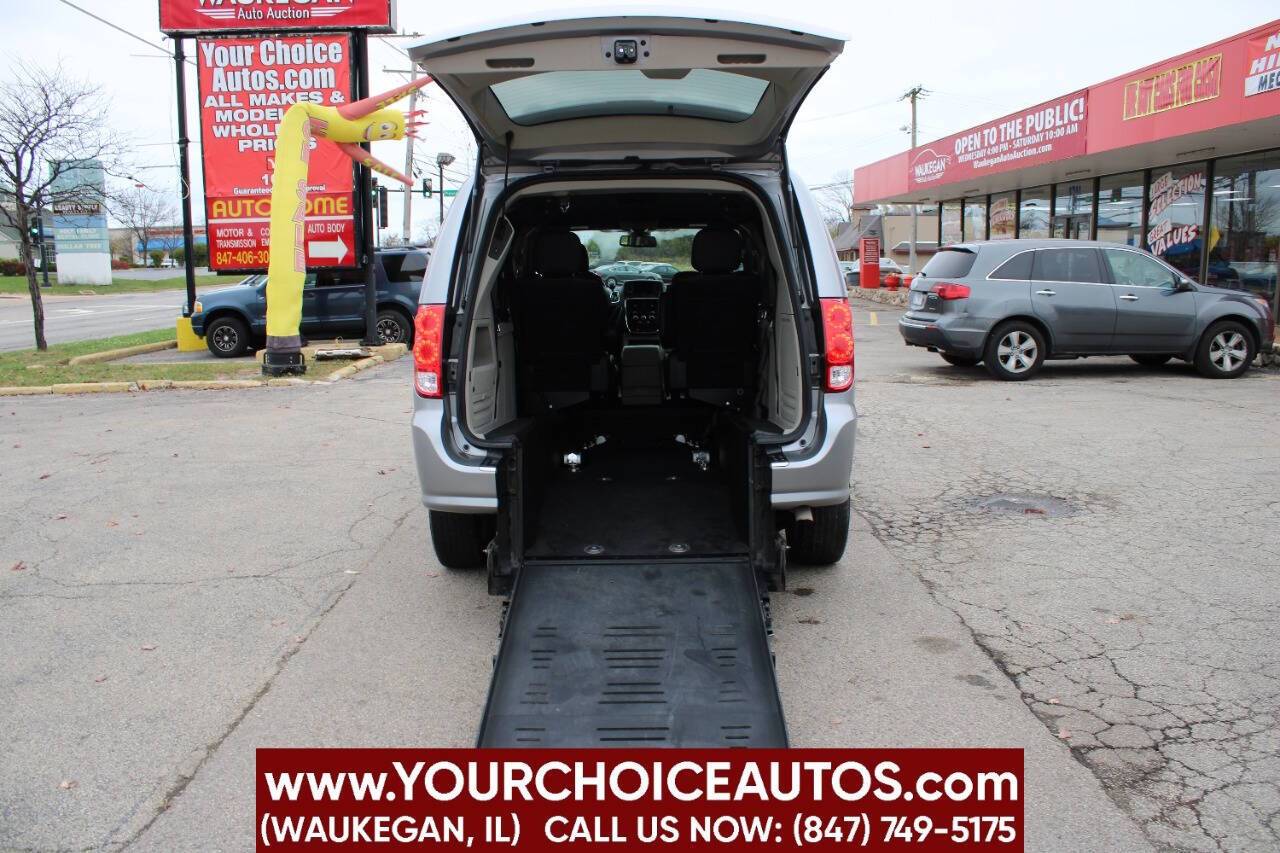 2019 Dodge Grand Caravan SXT — Minivan — 84,101 mi — Waukegan, IL