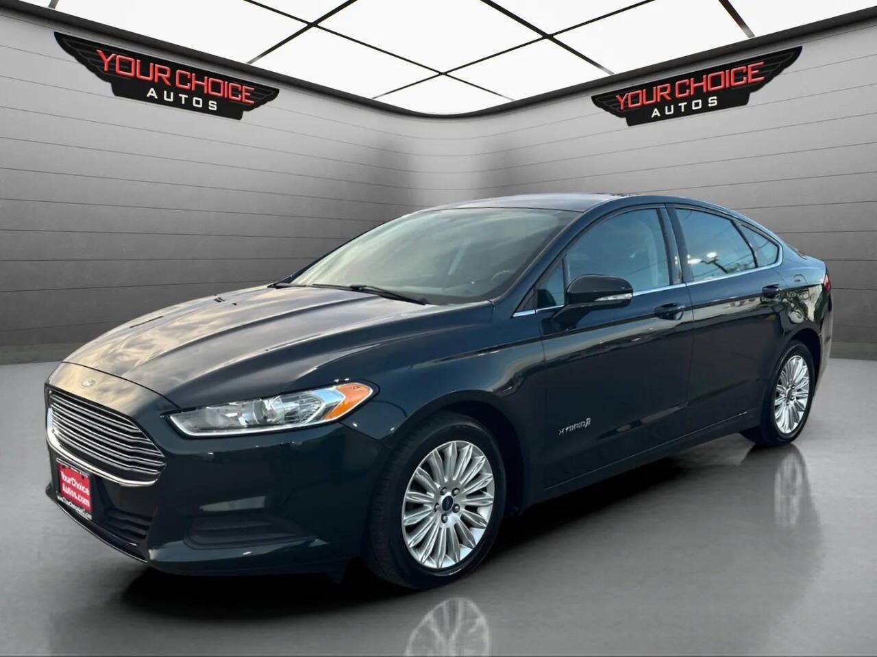 2014 Ford Fusion Hybrid SE — Sedan — 145,530 mi — Waukegan, IL