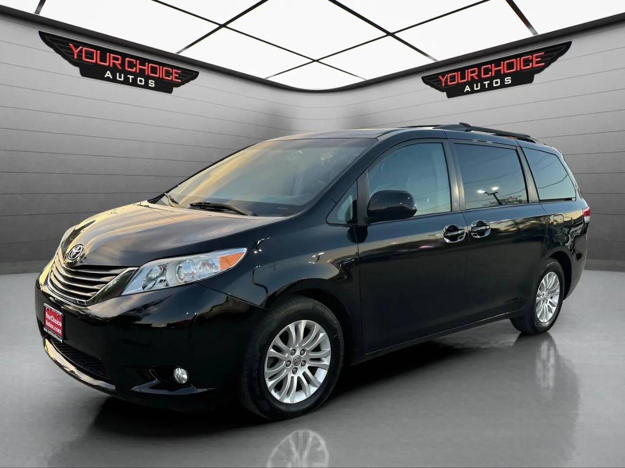 2012 Toyota Sienna Limited — Minivan — 179,205 mi — Waukegan, IL