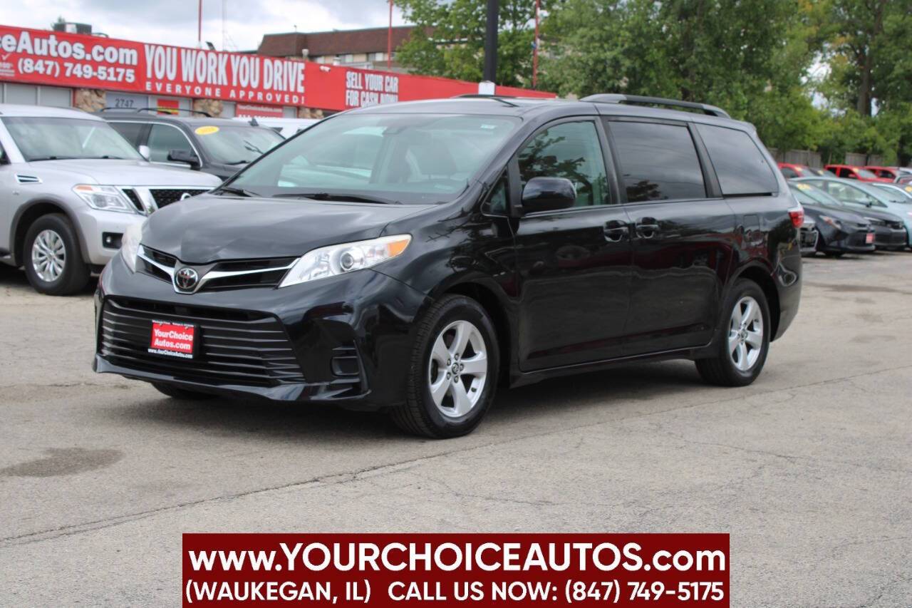 2018 Toyota Sienna LE — Minivan — 87,088 mi — Waukegan, IL