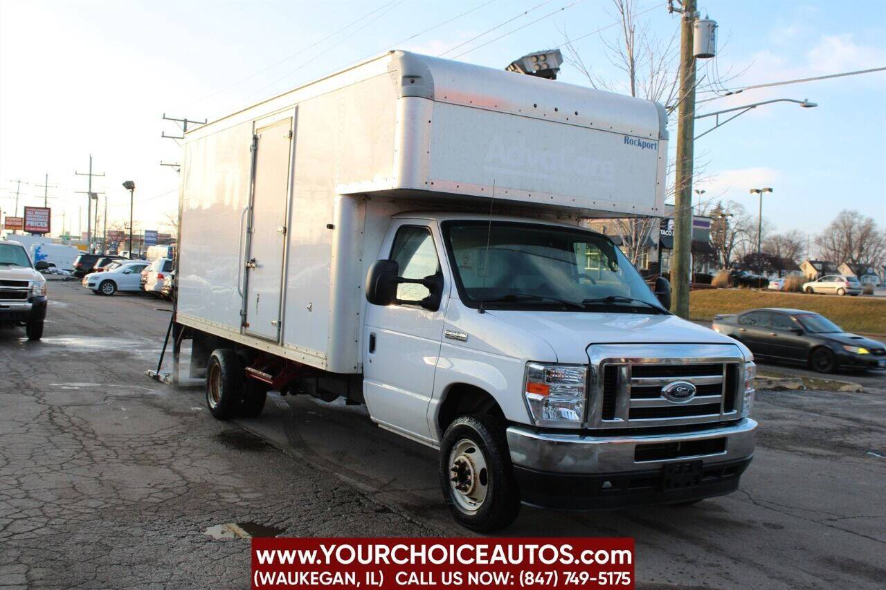 2021 Ford E-Series Cutaway Base — Chassis Cab Truck — 138,911 mi — Waukegan, IL
