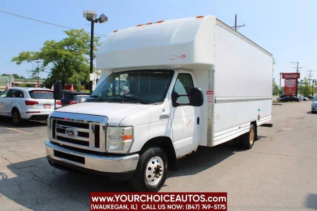 2008 Ford Econoline Commercial Cutaway E-350 — Chassis Cab Truck — 137,920 mi — Waukegan, IL
