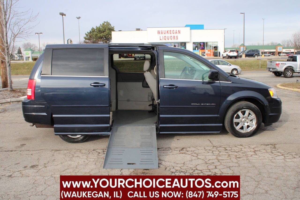 2008 Chrysler Town & Country Touring — Minivan — 93,883 mi — Waukegan, IL