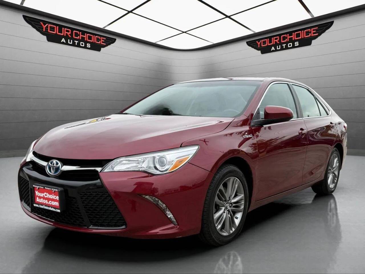 2016 Toyota Camry Hybrid SE — Sedan — 101,250 mi — Waukegan, IL