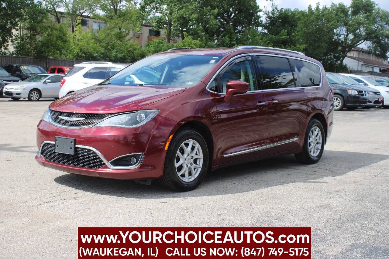 2020 Chrysler Pacifica Touring L — Minivan — 104,259 mi — Waukegan, IL