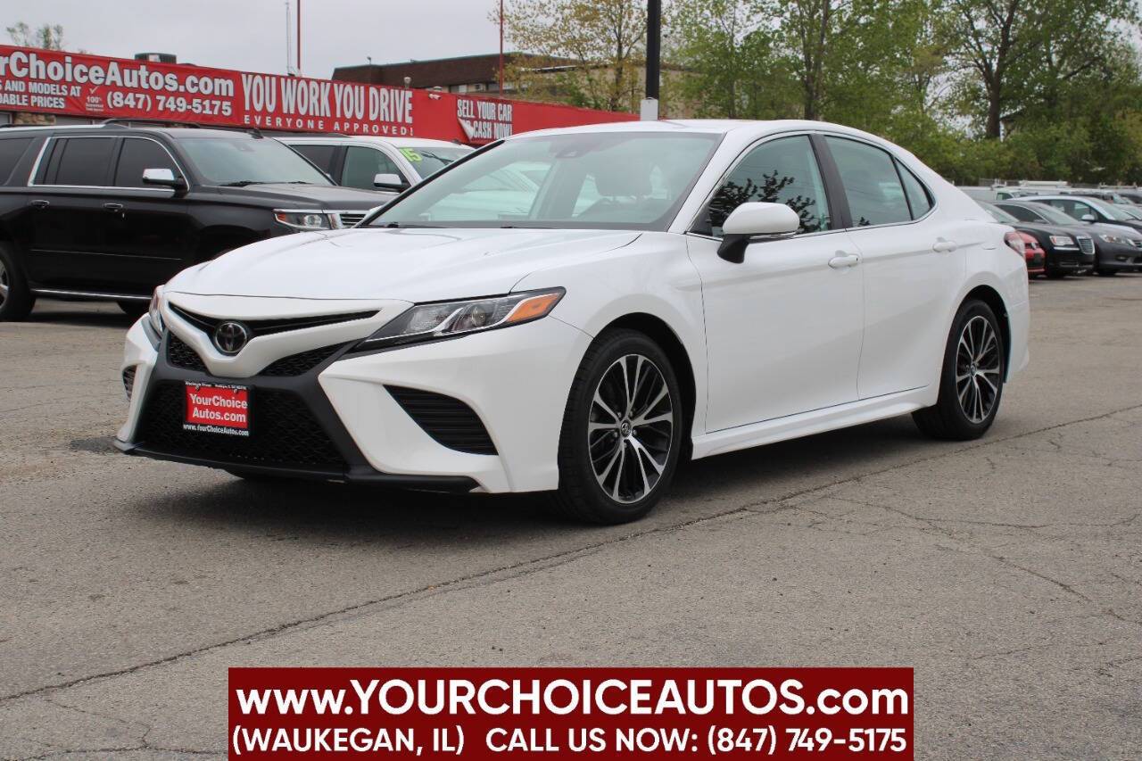 2020 Toyota Camry SE — Sedan — 103,699 mi — Waukegan, IL
