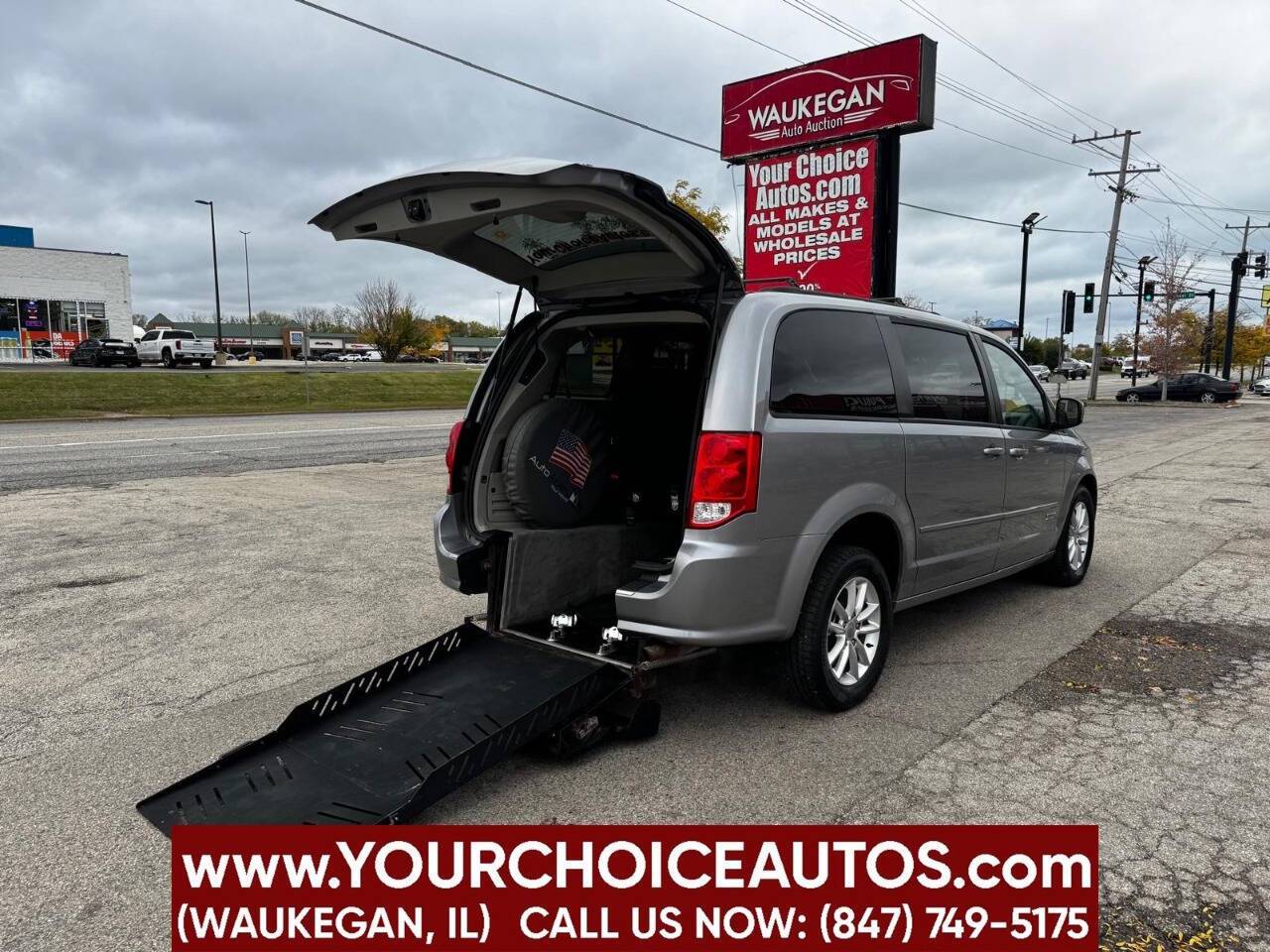 2016 Dodge Grand Caravan SXT — Minivan — 60,068 mi — Waukegan, IL