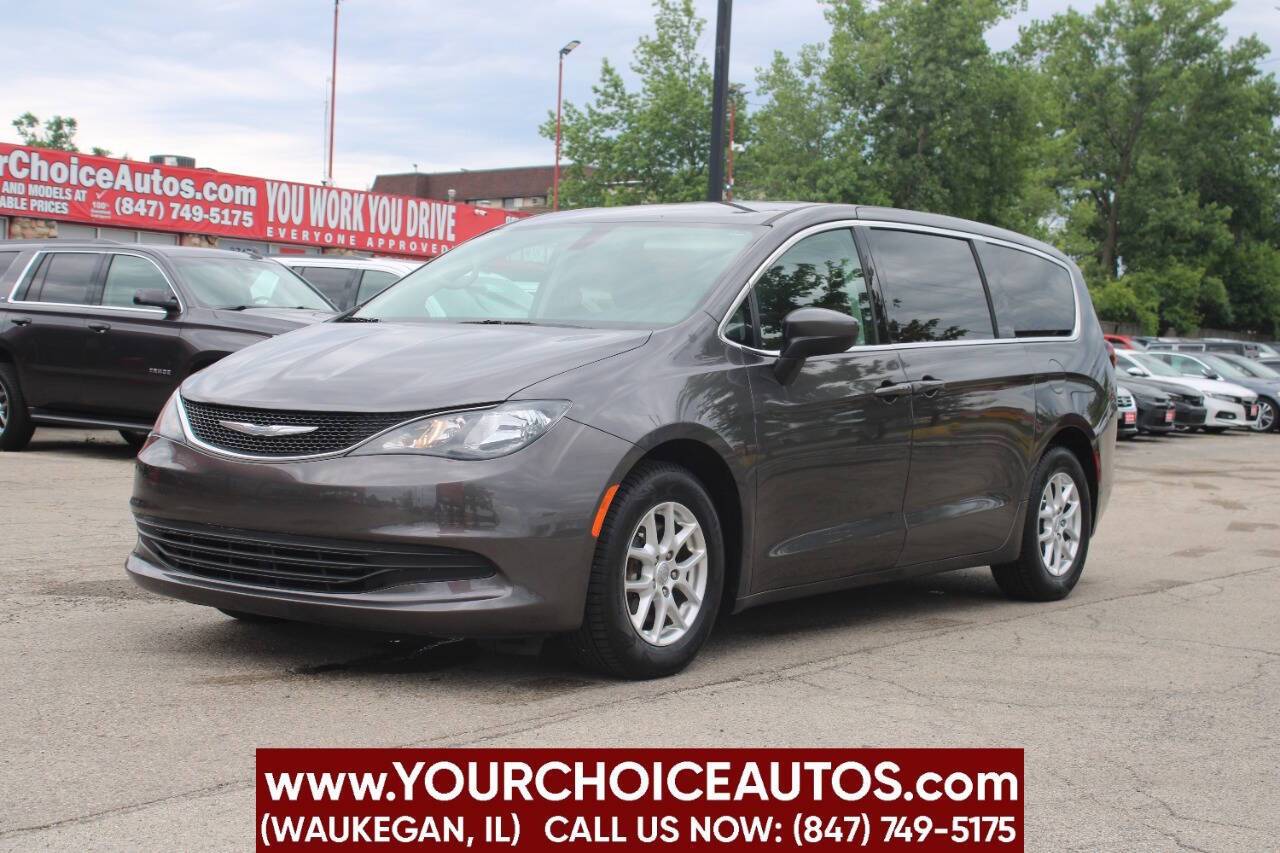 2017 Chrysler Pacifica LX — Minivan — 162,610 mi — Waukegan, IL
