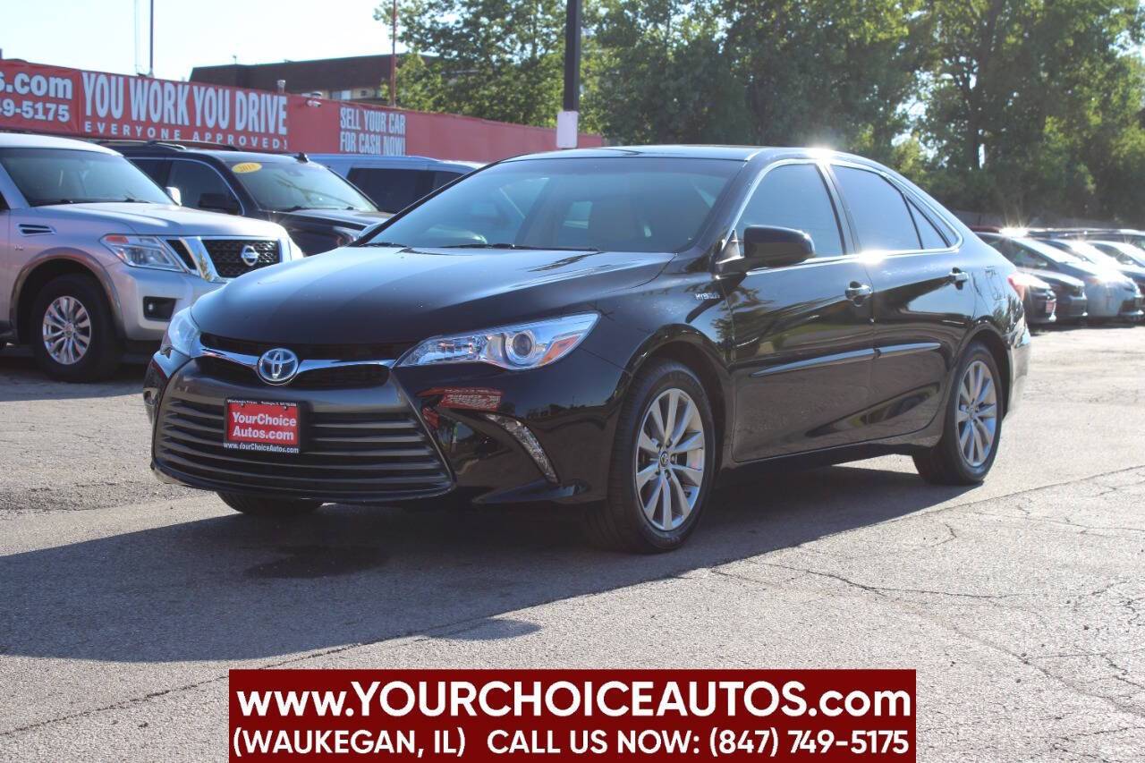 2015 Toyota Camry Hybrid XLE — Sedan — 157,094 mi — Waukegan, IL
