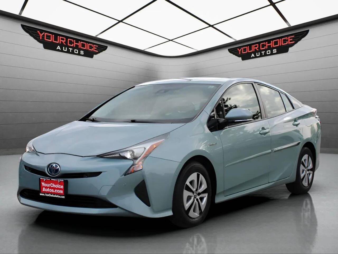 2017 Toyota Prius Two — Hatchback — 106,907 mi — Waukegan, IL