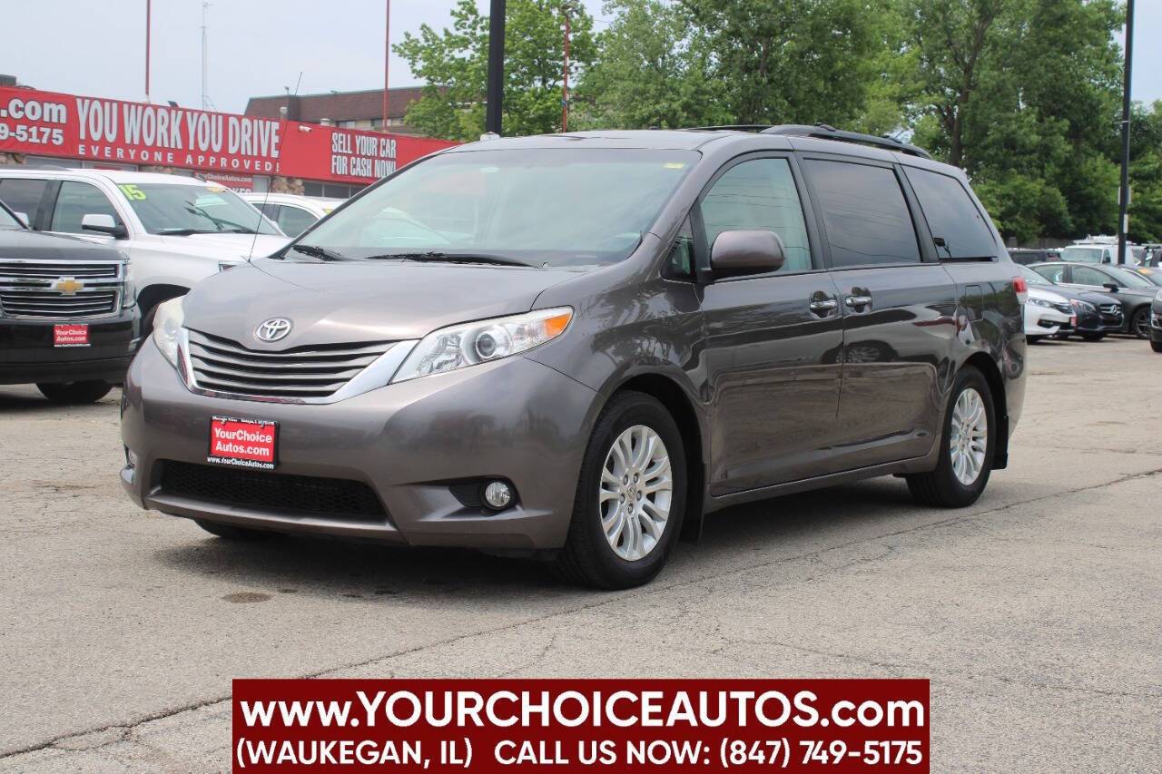 2012 Toyota Sienna XLE — Minivan — 134,710 mi — Waukegan, IL