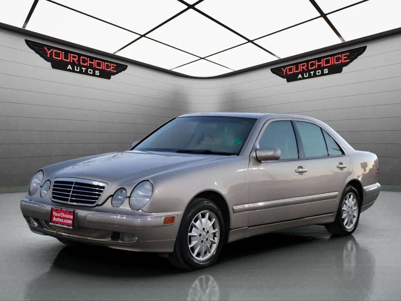 2000 Mercedes-Benz E-Class E 320 — Sedan — 35,626 mi — Waukegan, IL