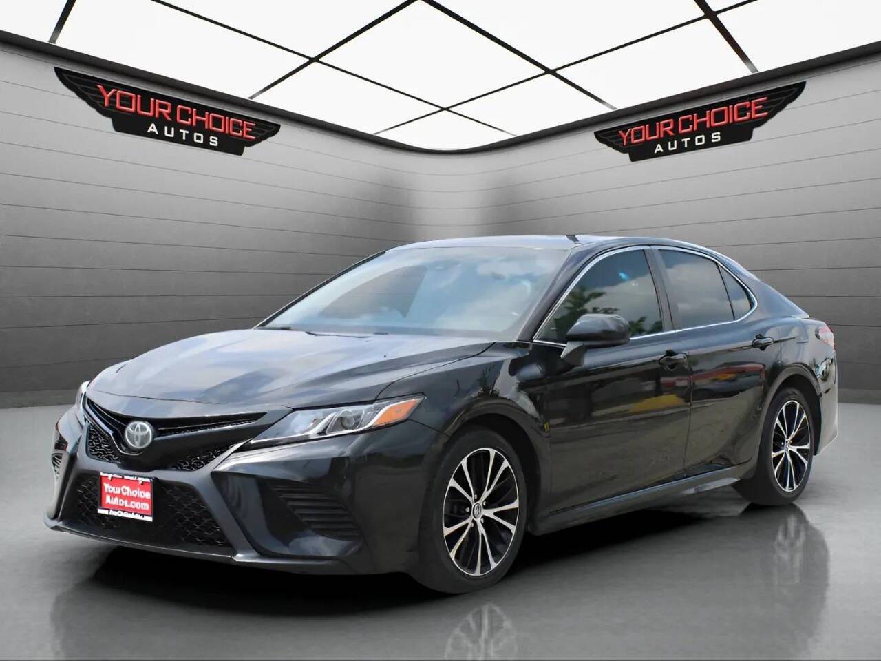 2019 Toyota Camry SE — Sedan — 128,922 mi — Waukegan, IL