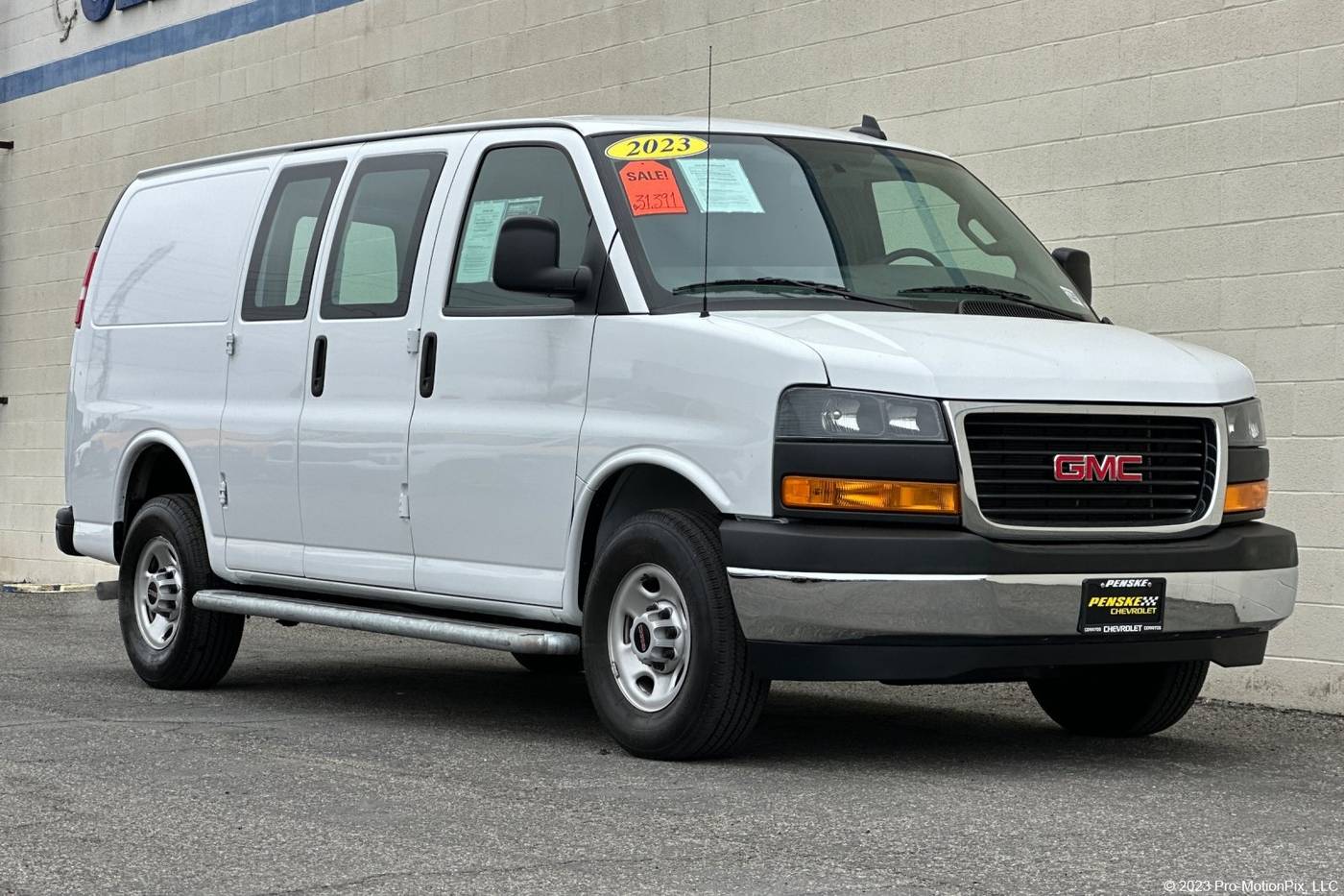 2023 GMC Savana Cargo Van Base — Cargo Van — 19,691 mi — Cerritos, CA