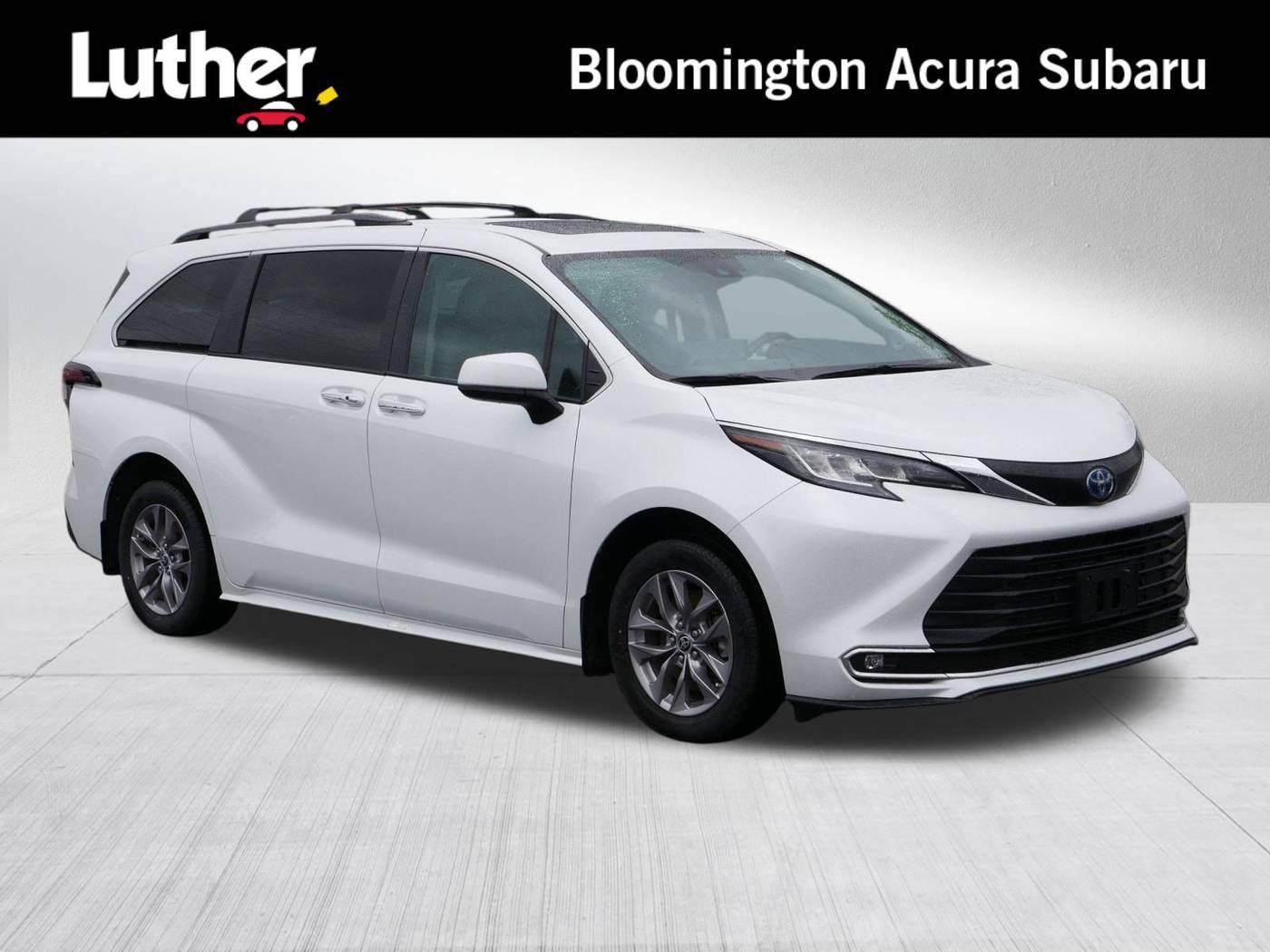 2022 Toyota Sienna XLE — Minivan — 47,868 mi — Bloomington, MN