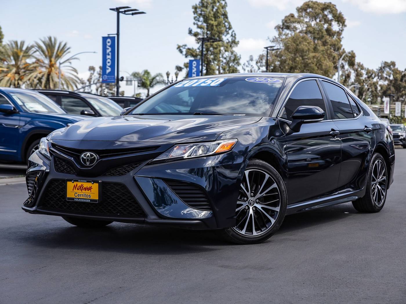 2020 Toyota Camry SE — Sedan — 81,592 mi — Cerritos, CA