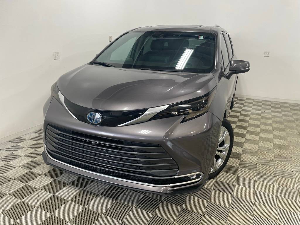 2022 Toyota Sienna Platinum — Minivan — 23,665 mi — Brook Park, OH