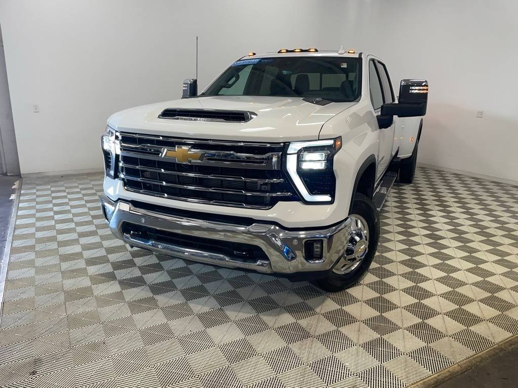 2025 Chevrolet Silverado 3500HD LTZ — Pickup Truck — 5,000 mi — Brook Park, OH