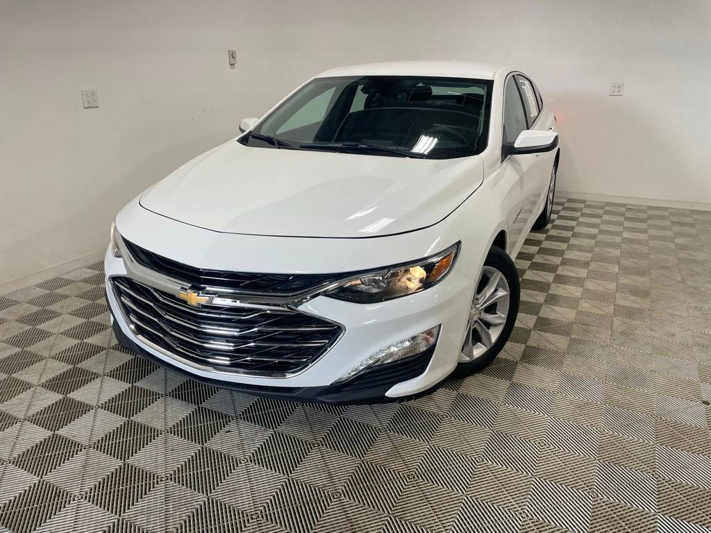 2025 Chevrolet Malibu LT — Sedan — 8,327 mi — Brook Park, OH