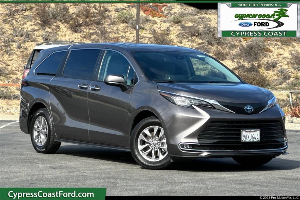 2022 Toyota Sienna XLE — Minivan — 49,485 mi — Seaside, CA