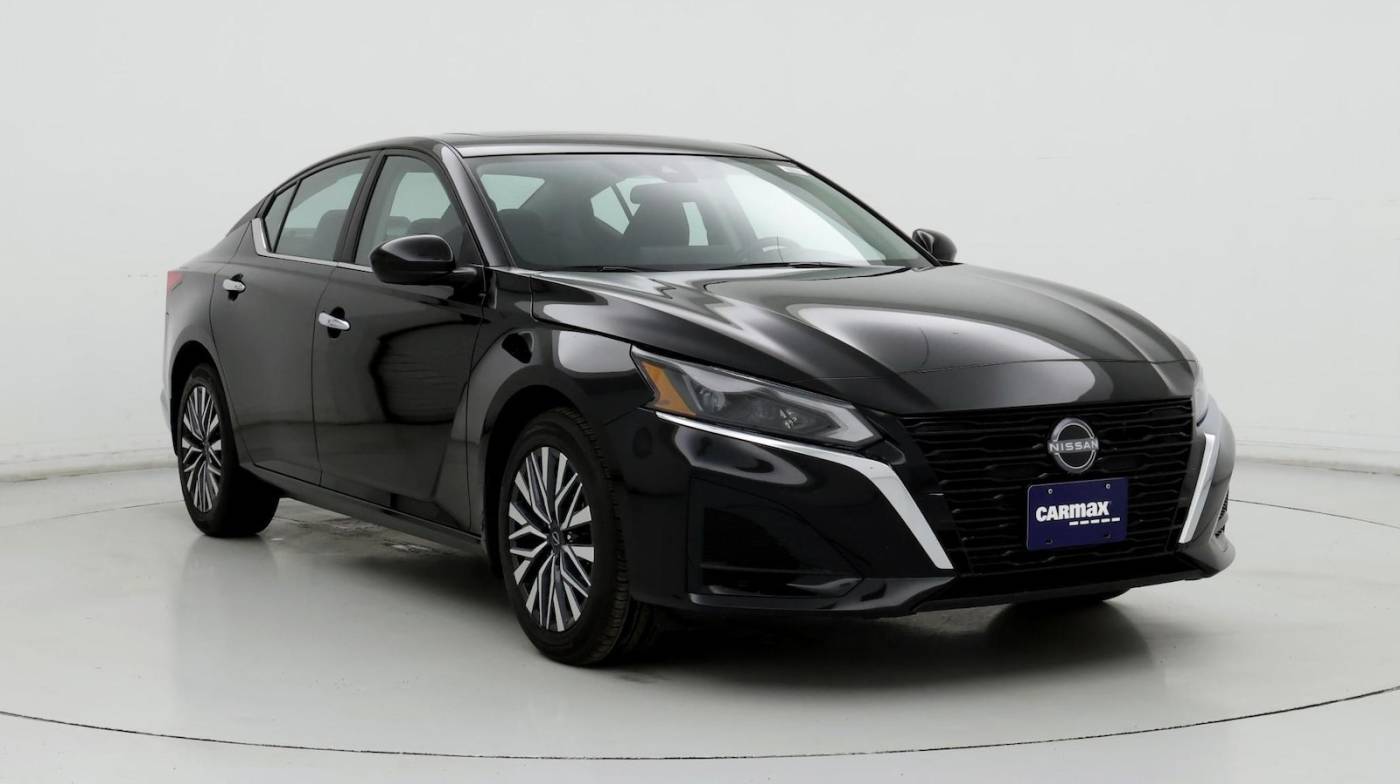 2023 Nissan Altima SV — Sedan — 14,301 mi — Maplewood, MN
