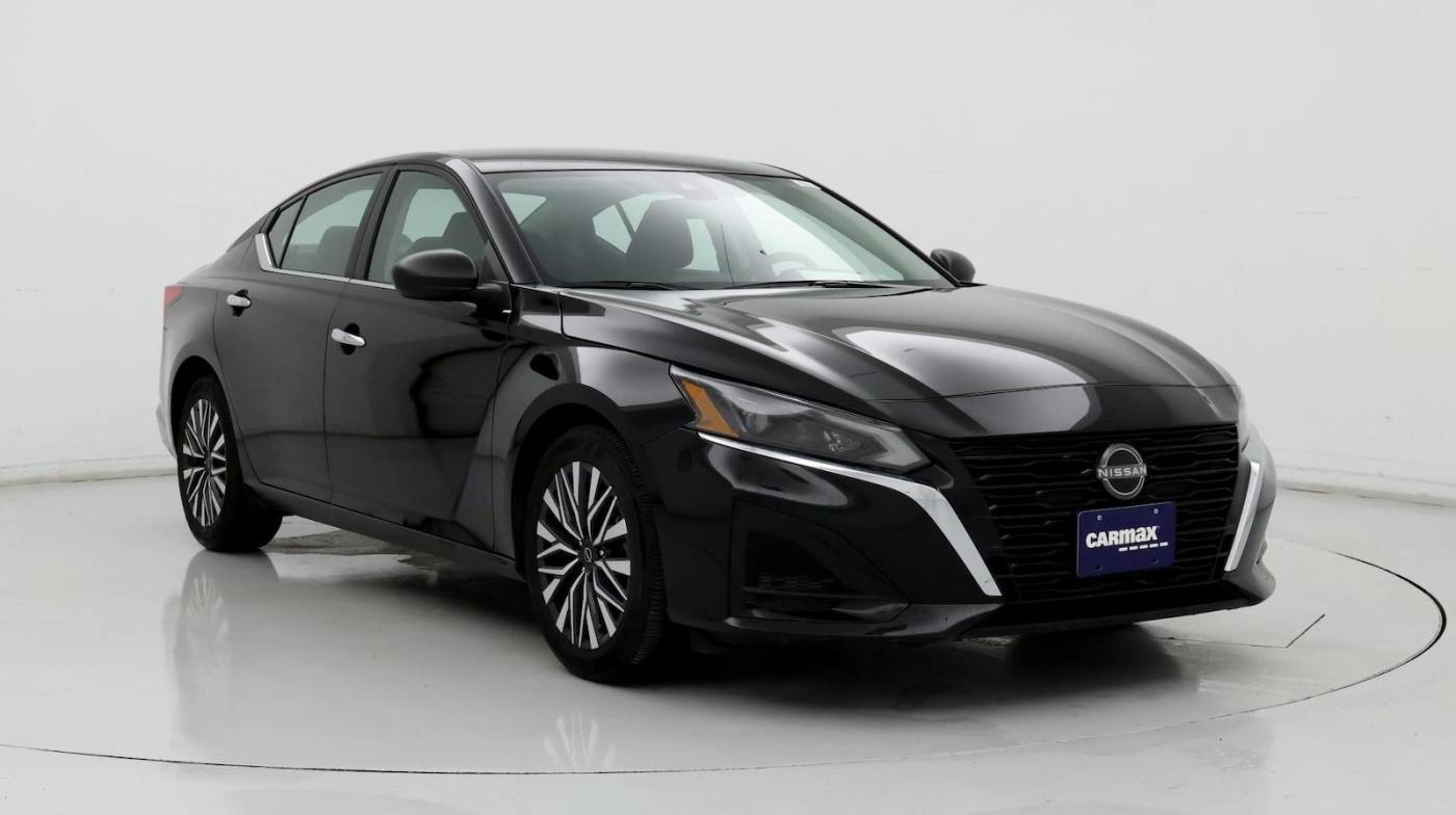 2024 Nissan Altima SV — Sedan — 21,755 mi — Maplewood, MN