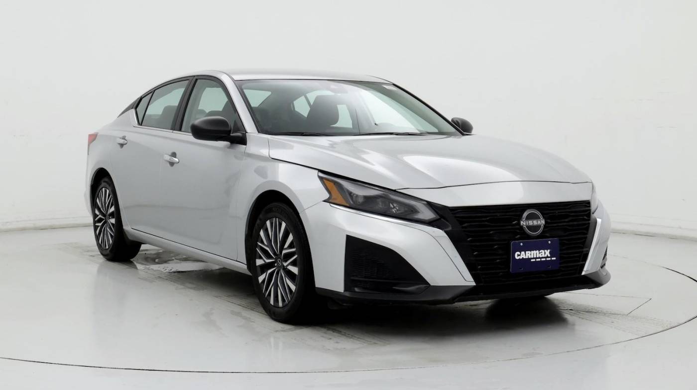 2024 Nissan Altima SV — Sedan — 18,075 mi — Maplewood, MN