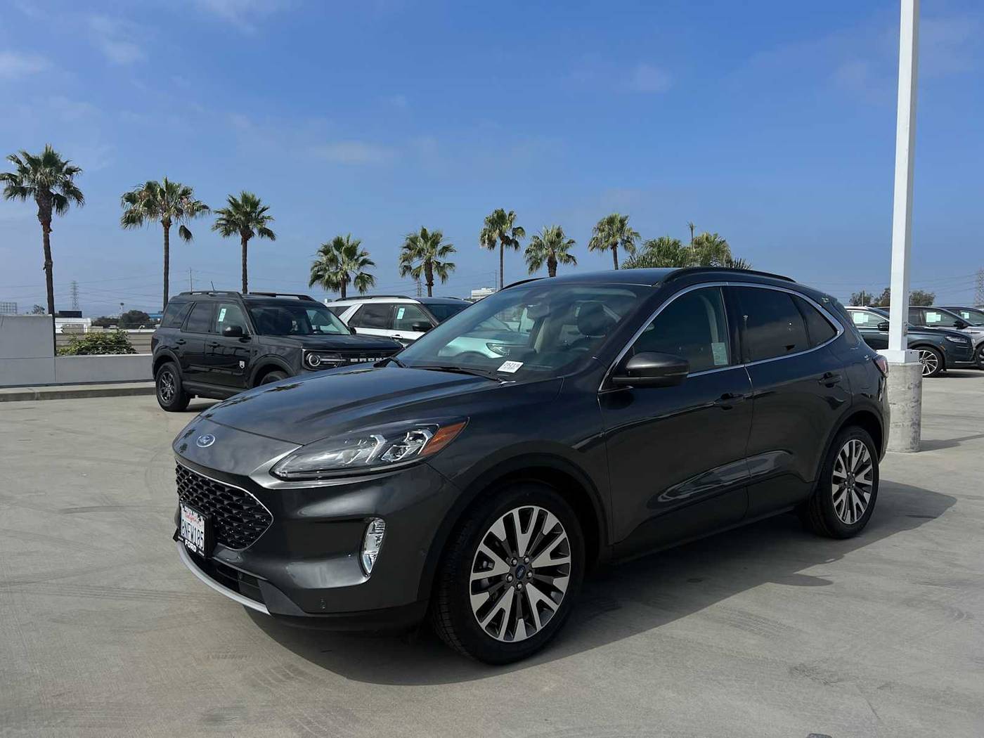 2020 Ford Escape Hybrid Titanium — SUV — 22,749 mi — Hawthorne, CA