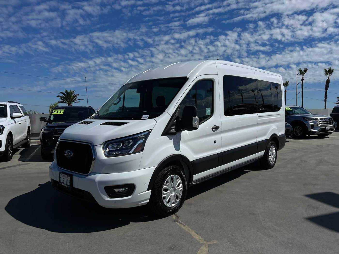 2023 Ford Transit Passenger Wagon T-350 XLT — Passenger Van — 18,587 mi — Hawthorne, CA