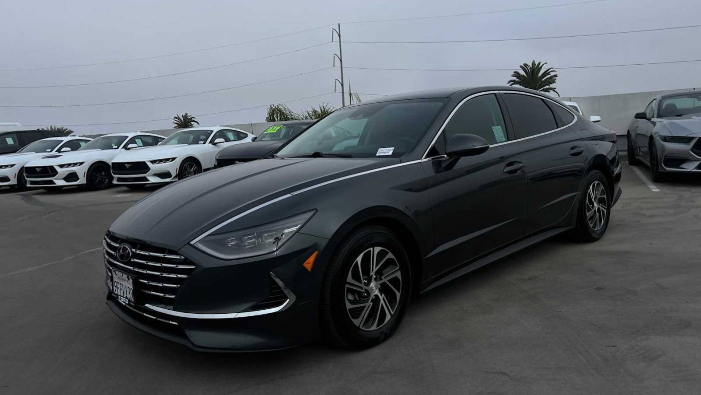 2023 Hyundai Sonata Hybrid Blue — Sedan — 18,567 mi — Hawthorne, CA
