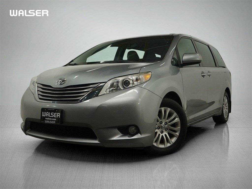 2017 Toyota Sienna XLE — Minivan — 147,450 mi — Brooklyn Park, MN