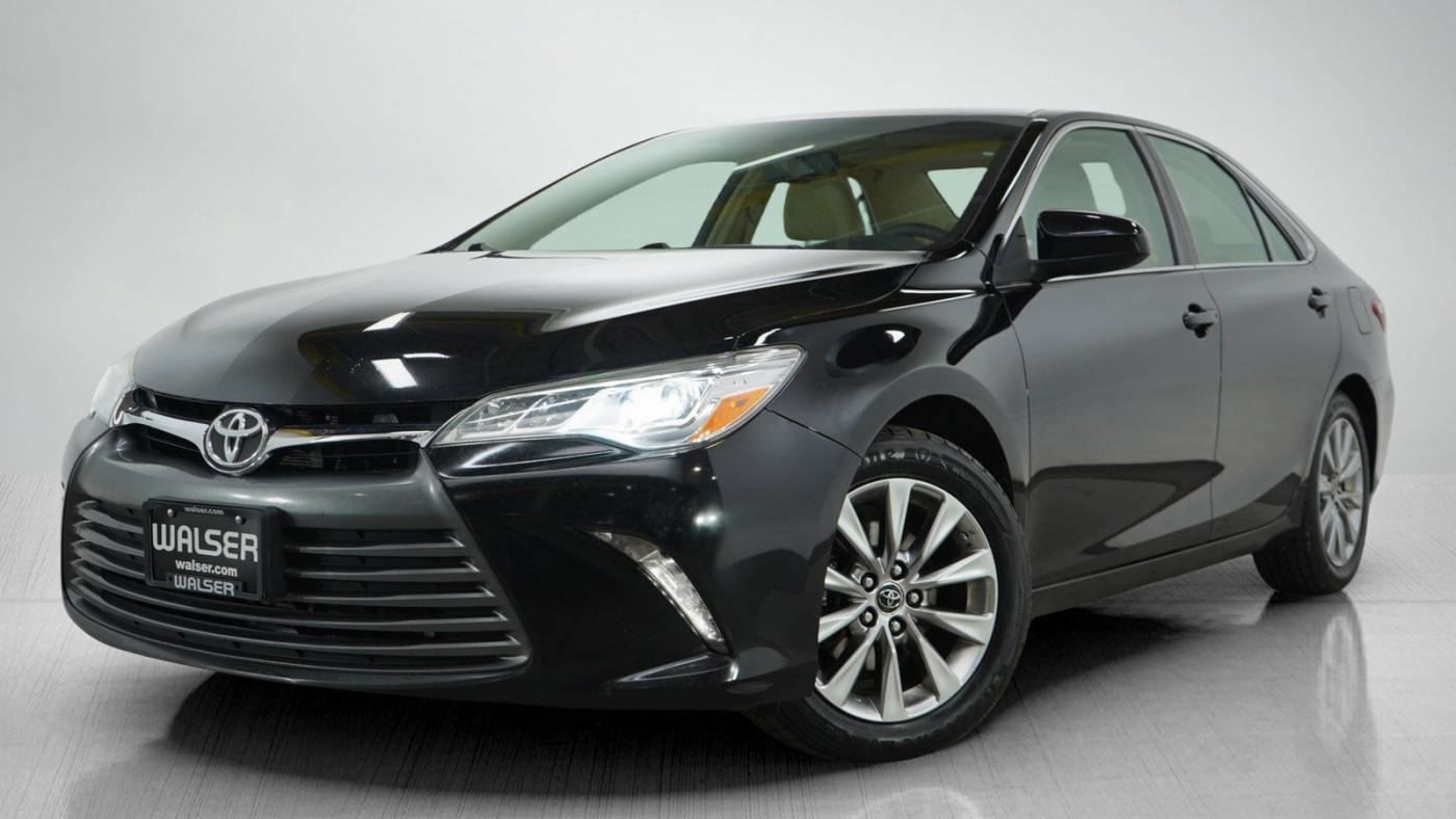 2015 Toyota Camry XLE V6 — Sedan — 158,925 mi — Brooklyn Park, MN
