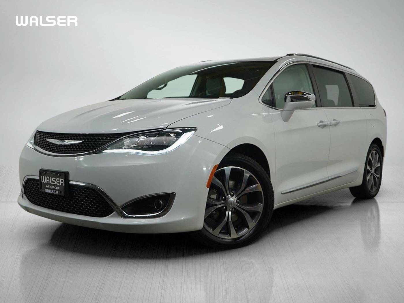 2017 Chrysler Pacifica Limited — Minivan — 104,972 mi — Brooklyn Park, MN