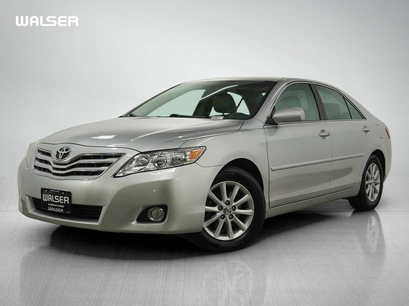 2011 Toyota Camry XLE V6 — Sedan — 145,162 mi — Brooklyn Park, MN