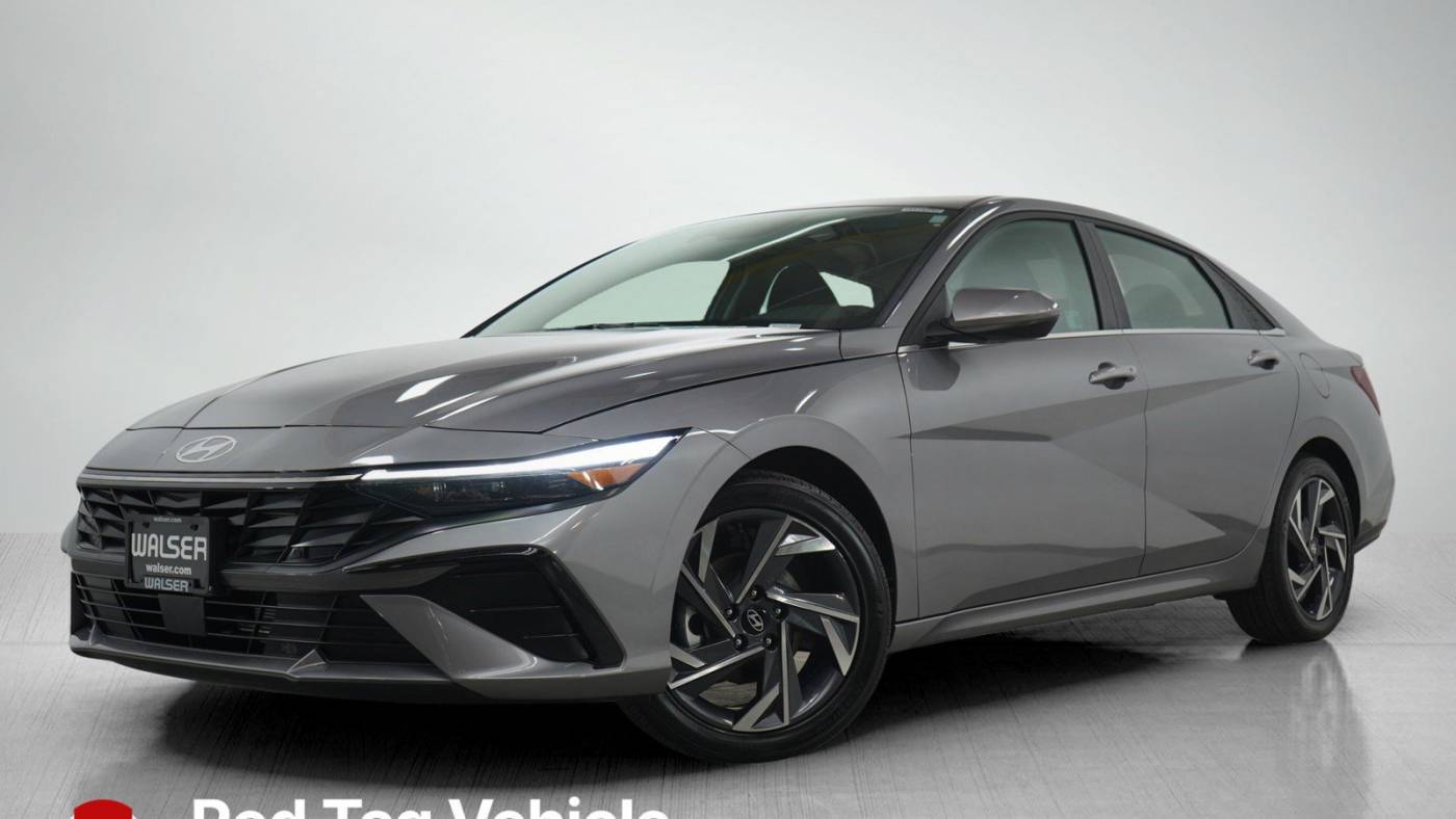 2024 Hyundai Elantra SEL — Sedan — 5,211 mi — Brooklyn Park, MN