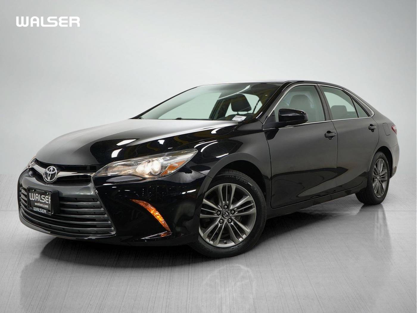 2016 Toyota Camry SE — Sedan — 124,616 mi — Brooklyn Park, MN