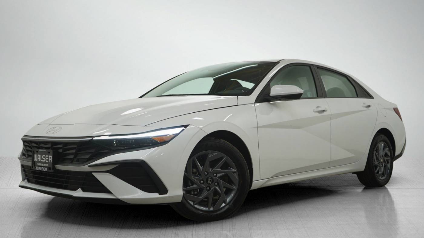 2024 Hyundai Elantra SEL — Sedan — 4,102 mi — Brooklyn Park, MN