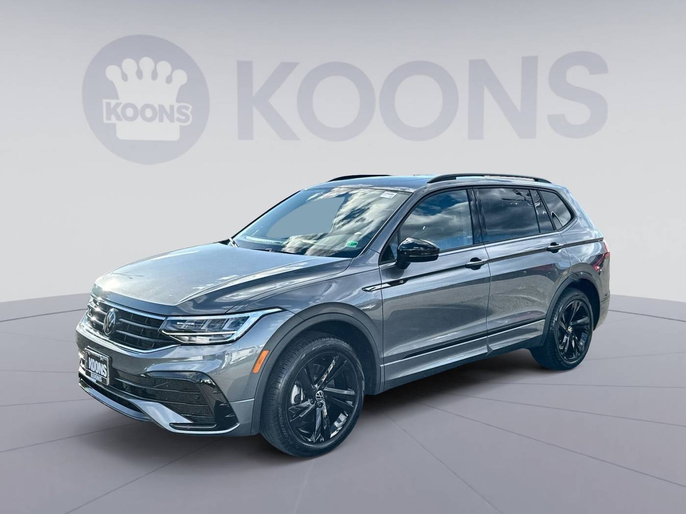 2024 Volkswagen Tiguan SE R-Line Black — SUV — 9,520 mi — Vienna, VA